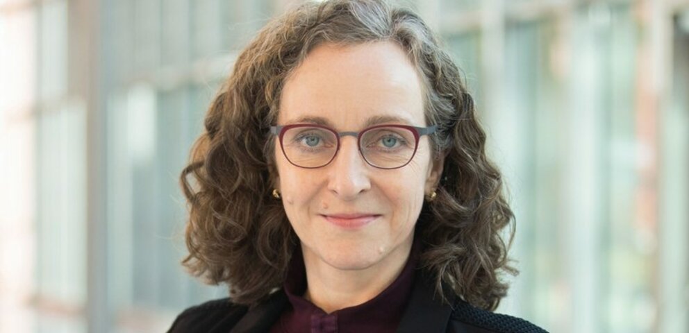 Portraitfoto Prof. Dr. Evelyn Korn