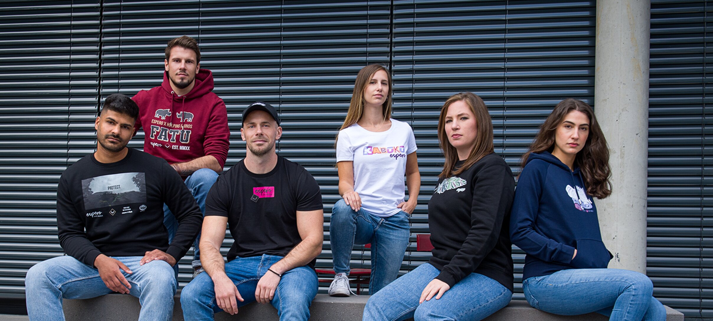 Gruppenfoto, Gründer Tim in der Mitte | © Stephanie Baer