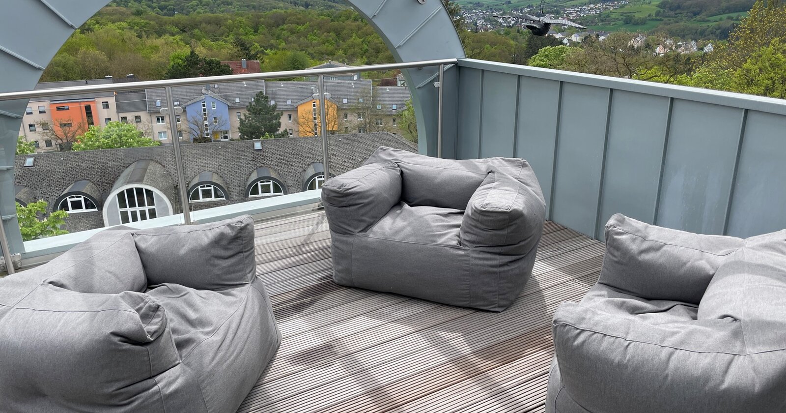 Die Dachterrasse bietet einen guten Ausblick über Wetzlar | © betabox
