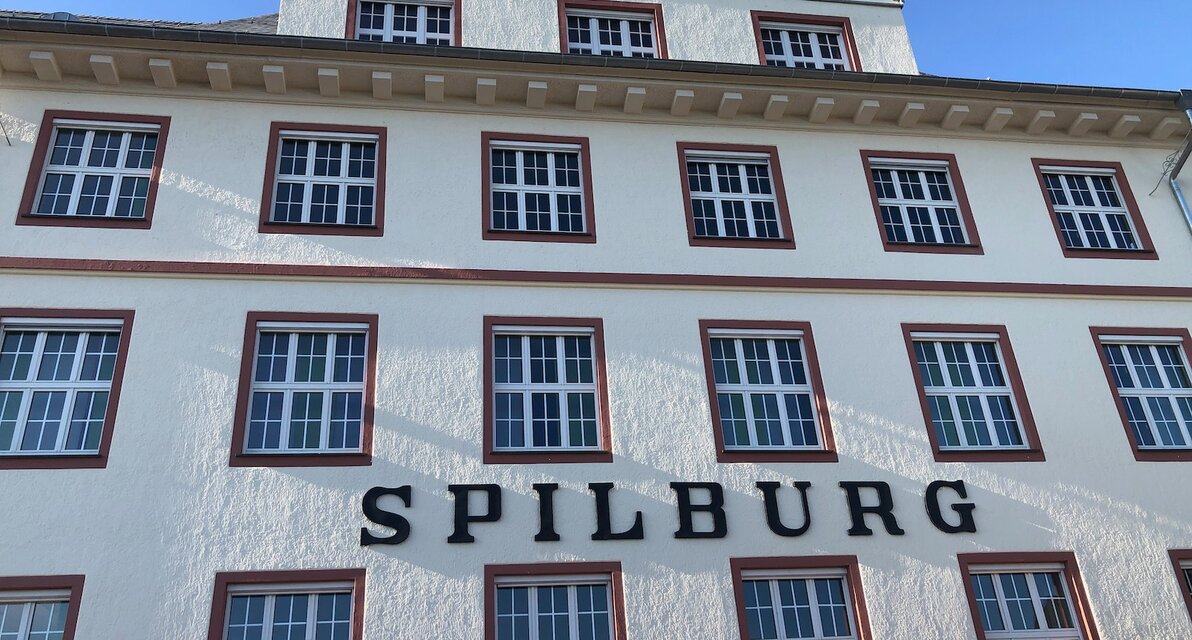 Fassade der Spilburg | © betabox